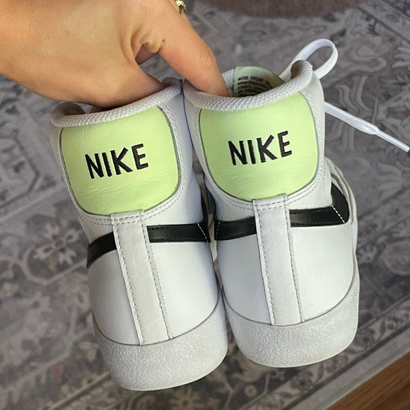 Nike Blazers Mid women’s size 7 / youth size 5.5 - Picture 6 of 11